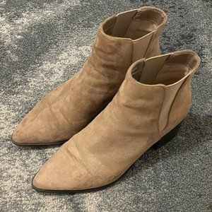 Forever 21 Faux Suede Pointed Toe Taupe Chelsea Boots / Ankle Booties, 7
